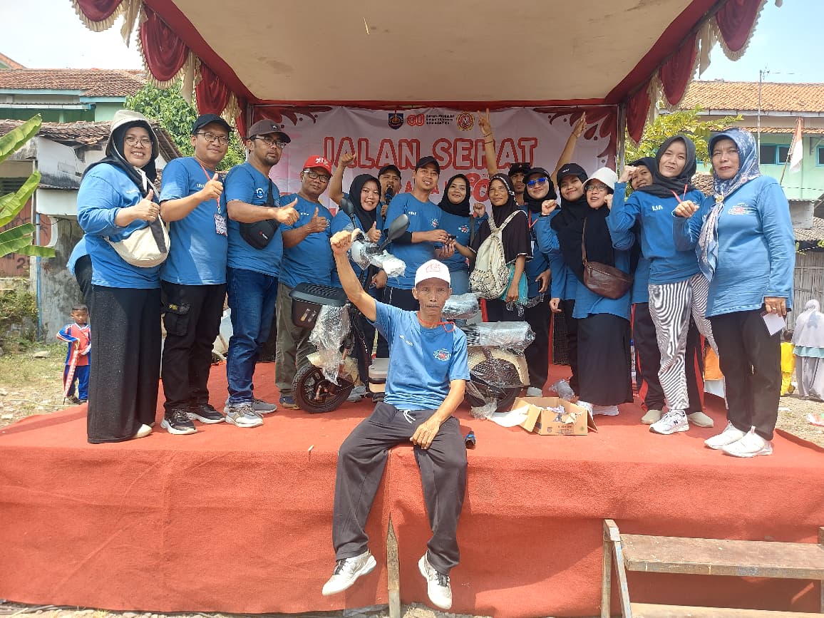 Jalan sehat dan penyerahan hadiah lomba